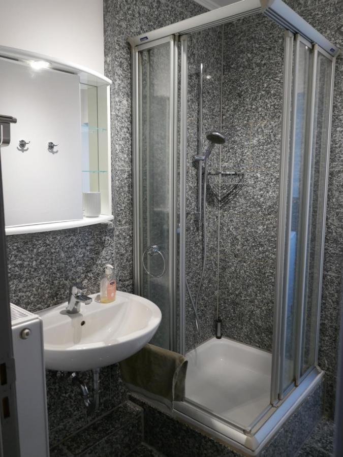 Wohnen Am Seglerhafen Mit Traveblick Im Kontorhaus Viele Extras Apartment Lubeck Luaran gambar